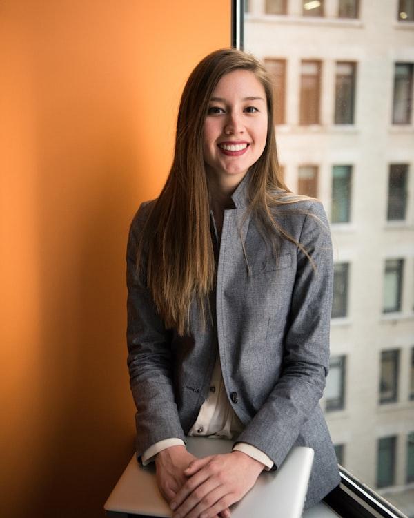 Maria Gonzalez, Senior Loan Officer